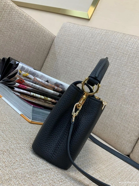 Affordable MINI LOUIS VUITTON CAPUCINES 0819